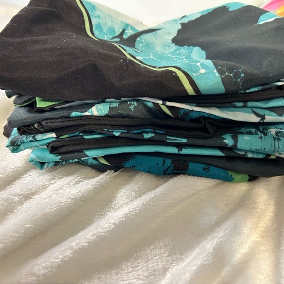 Jurassic World Black and Blue (10 in all) 19x25 standard pillow shams - Picture 8 of 8